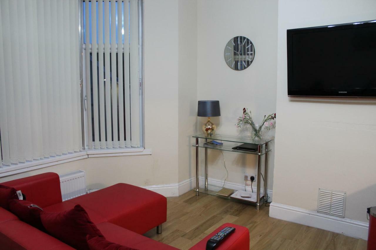 Van Apartments Caerphilly Extérieur photo